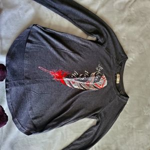 Gray long sleeve shirt